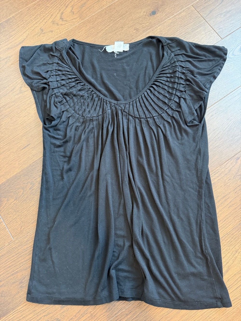 August Silk Black Pleated Scoop Neck Women’s Top Size Small - C37-039